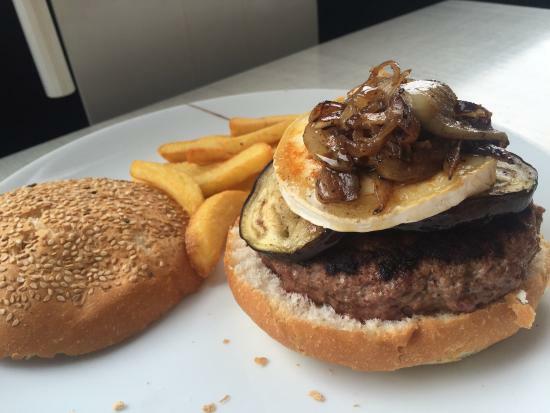 Roxy's American Burgers & Pizza