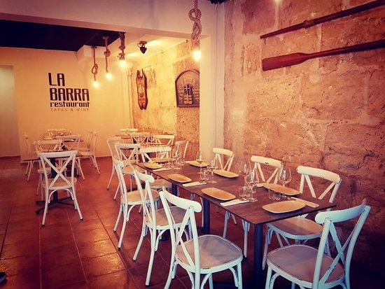 La Barra Tapas & Wine